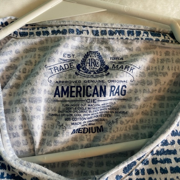 Patterned Men’s Tee - Picture 2 of 2